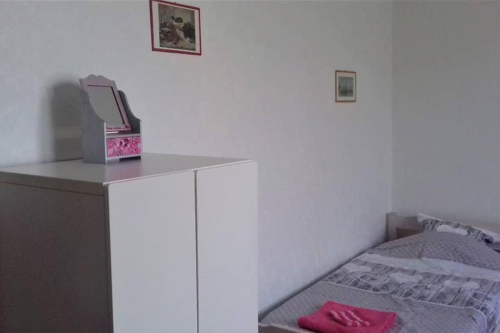 Spacieux Appartement Proche Centre Et Piscine Condom Bagian luar foto