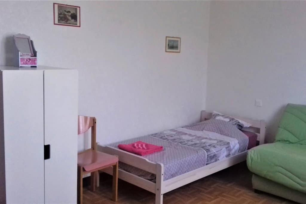 Spacieux Appartement Proche Centre Et Piscine Condom Bagian luar foto