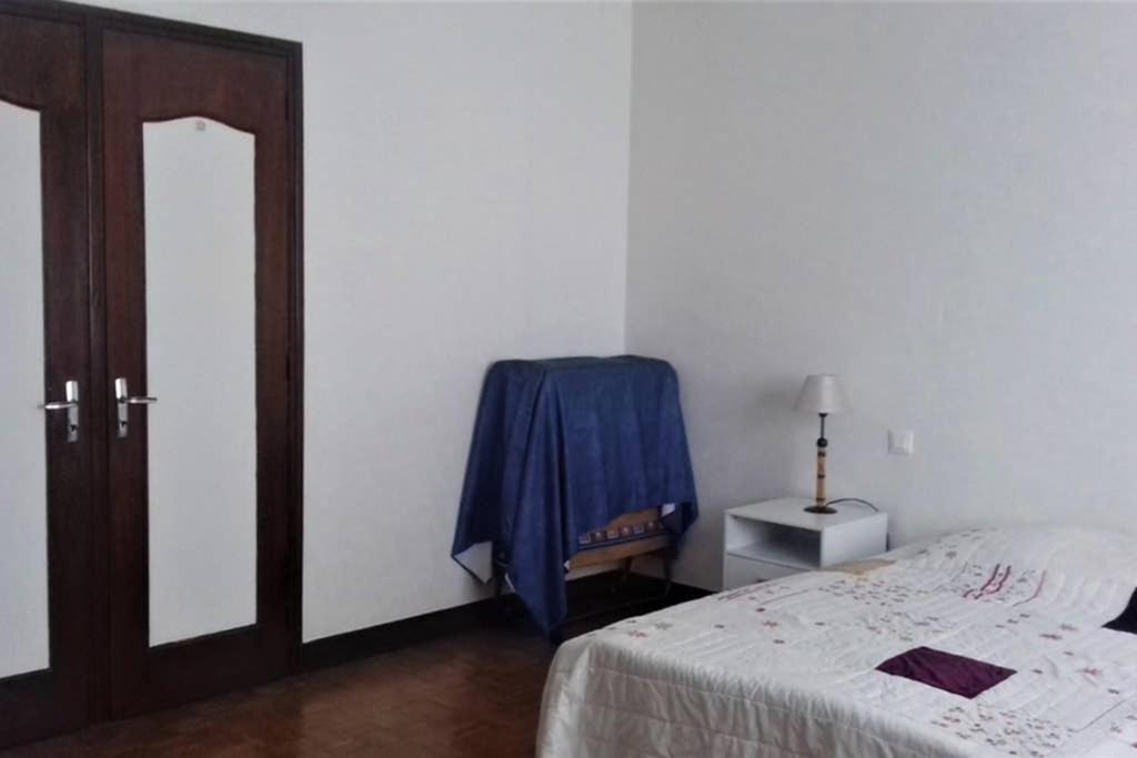 Spacieux Appartement Proche Centre Et Piscine Condom Bagian luar foto