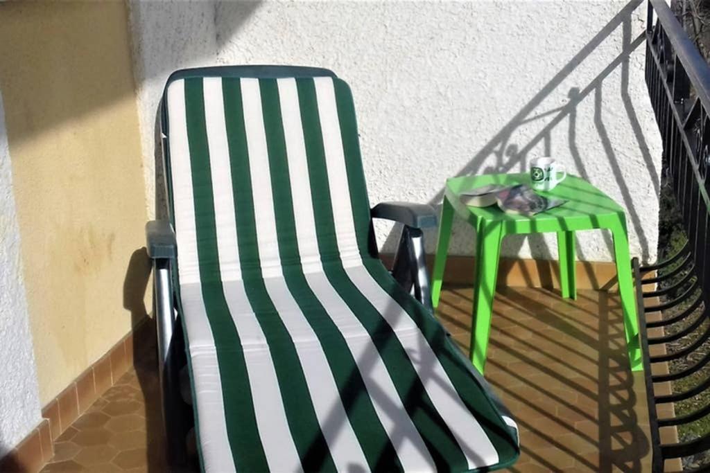 Spacieux Appartement Proche Centre Et Piscine Condom Bagian luar foto