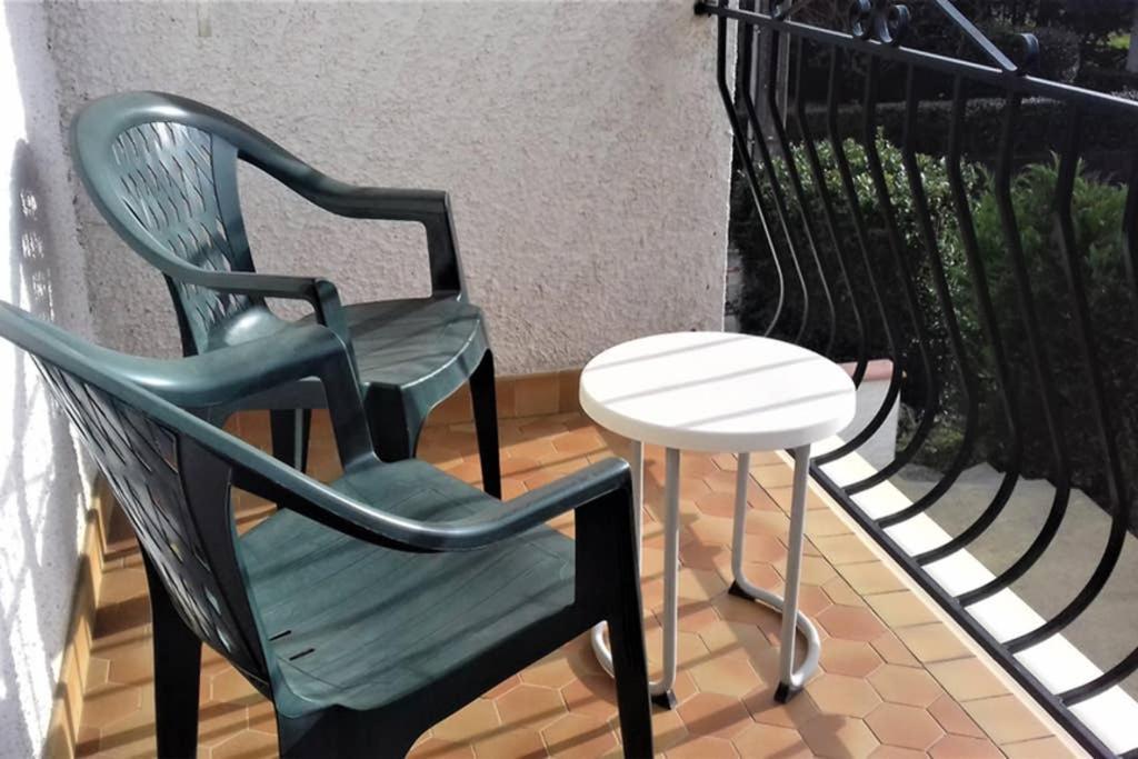 Spacieux Appartement Proche Centre Et Piscine Condom Bagian luar foto
