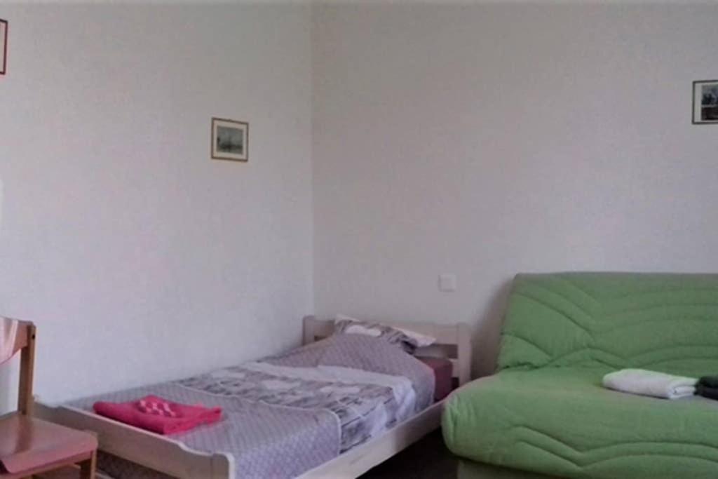 Spacieux Appartement Proche Centre Et Piscine Condom Bagian luar foto