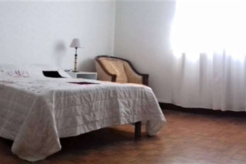 Spacieux Appartement Proche Centre Et Piscine Condom Bagian luar foto